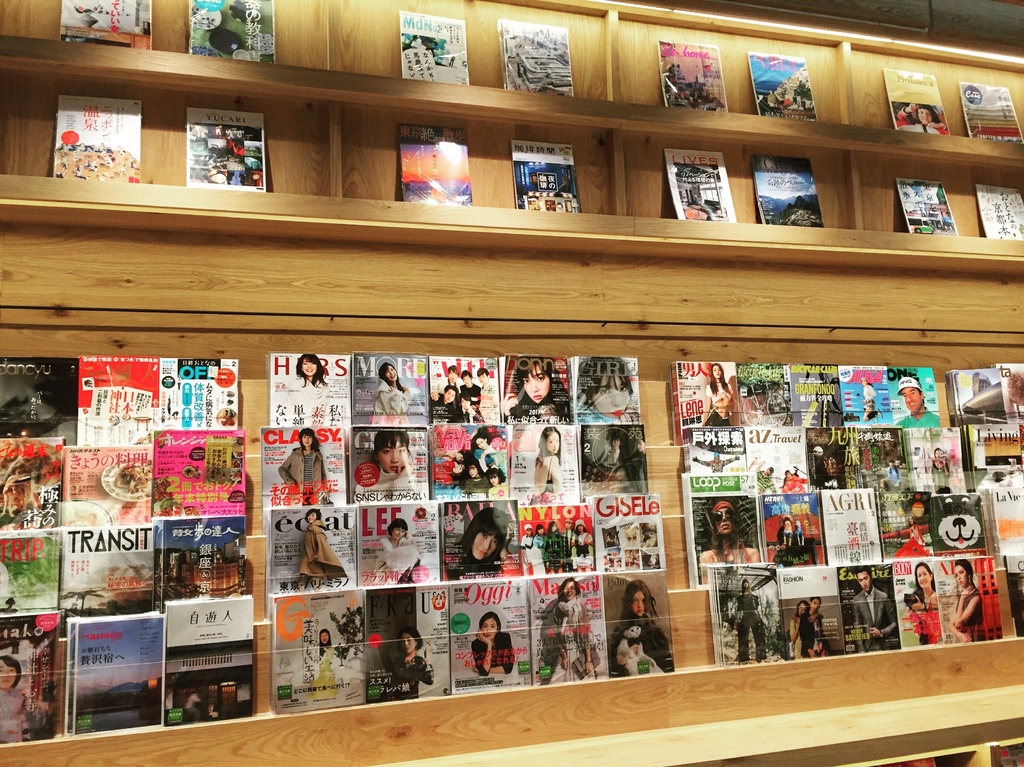 【生活】台北 TSUTAYA BOOKSTORE 信義店正式落腳統一時代百貨、質感與品味全俱的優質書店、WIRED TOKYO咖啡廳